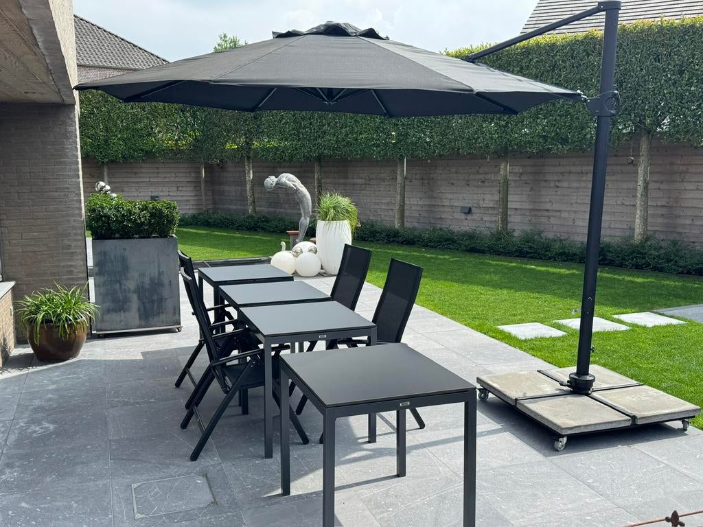 Tuinstoelen en parasol. Tafels intussen verkocht., Ophalen, Aluminium, Zo goed als nieuw, Stoel