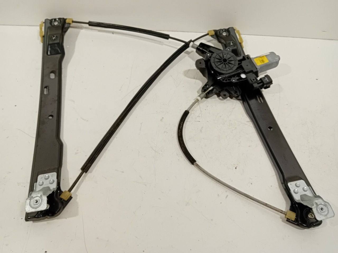Raammechaniek elektrisch links voor Ford C-Max, Onderdelen@venauto.nl, Van der Ven Autorecycling B.V., Ettenseweg 76, 4706 PB Roosendaal, The Netherlands