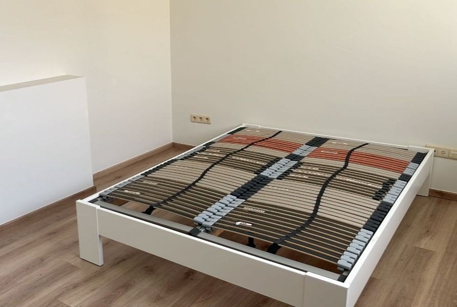 Twijfelaar 140x200 inclusief lattenbodems., Huis en Inrichting, Ophalen, Wit, 140 cm, Zo goed als nieuw