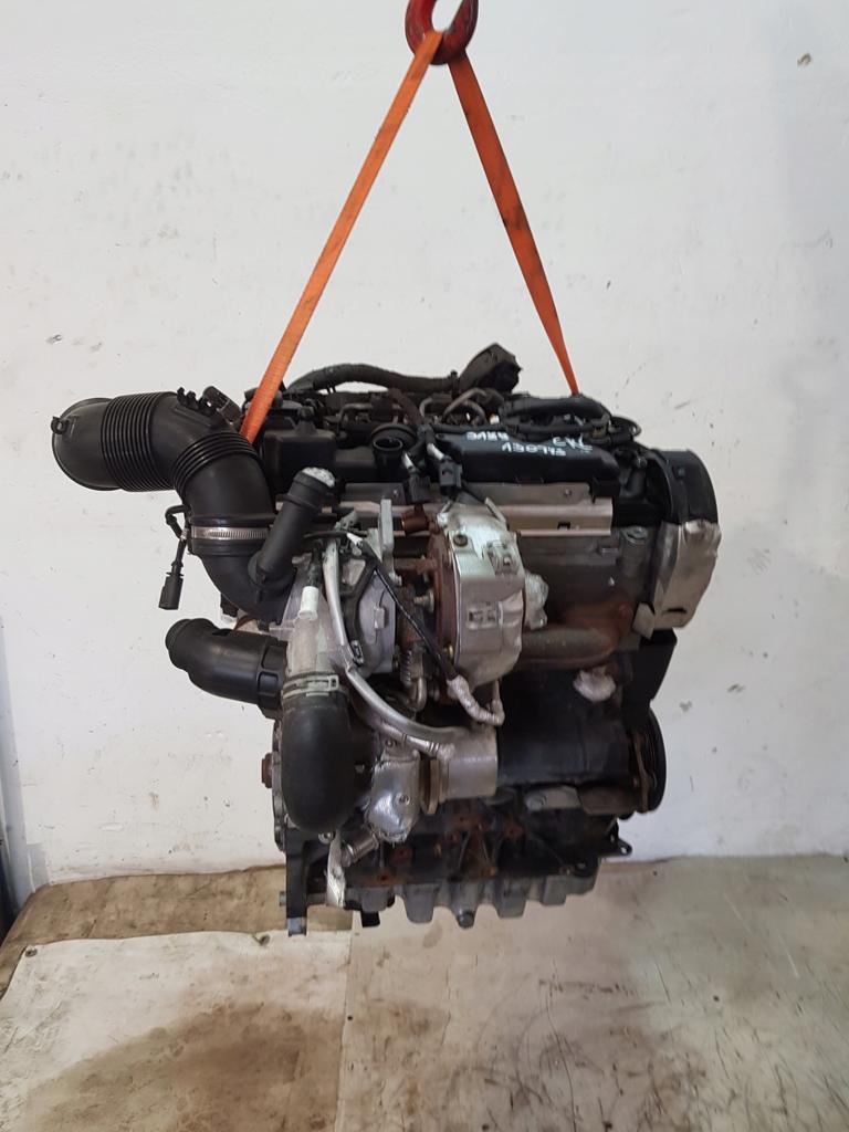 Moteur CRLB Complet SEAT A3 GOLF PASSAT LEON VW AUDI SUPERB, Envoi, Utilisé, Daihatsu