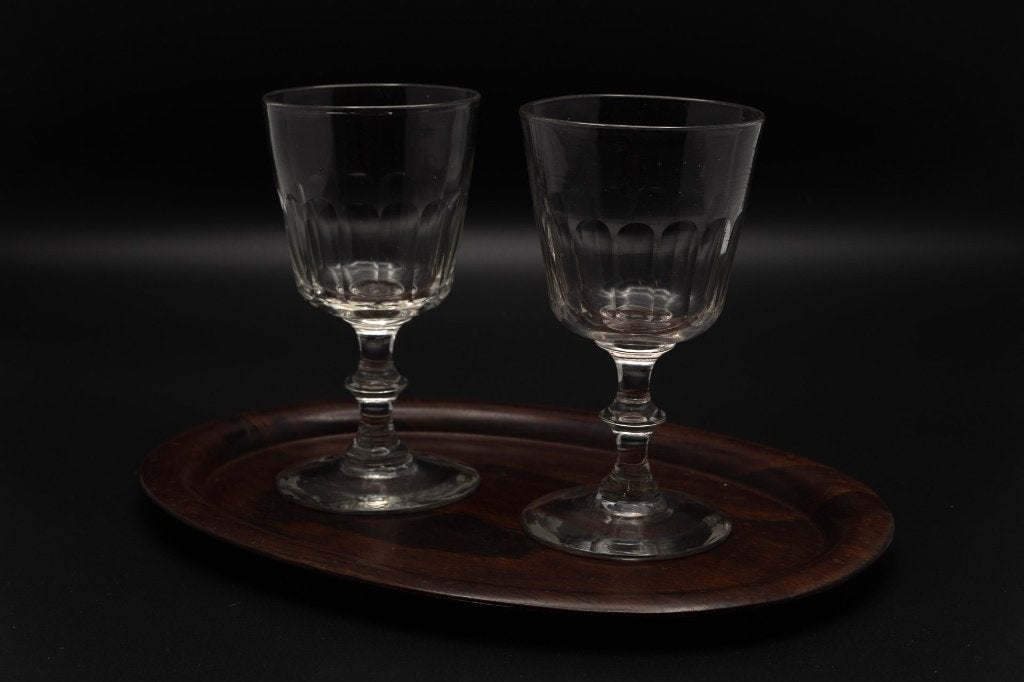 Mooie wijnglazen op houten schotel met stempel, Huis en Inrichting, Ophalen, Glas of Glazen, Klassiek, Glas