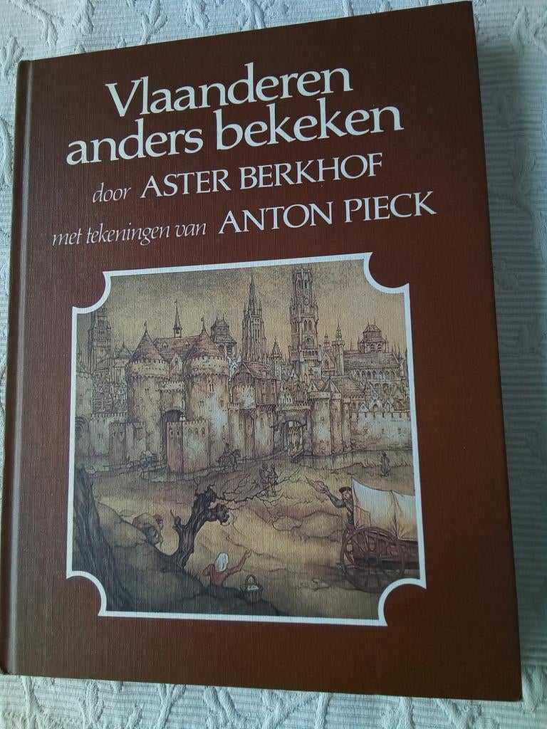 Vlaanderen anders bekeken boek, Ophalen of Verzenden