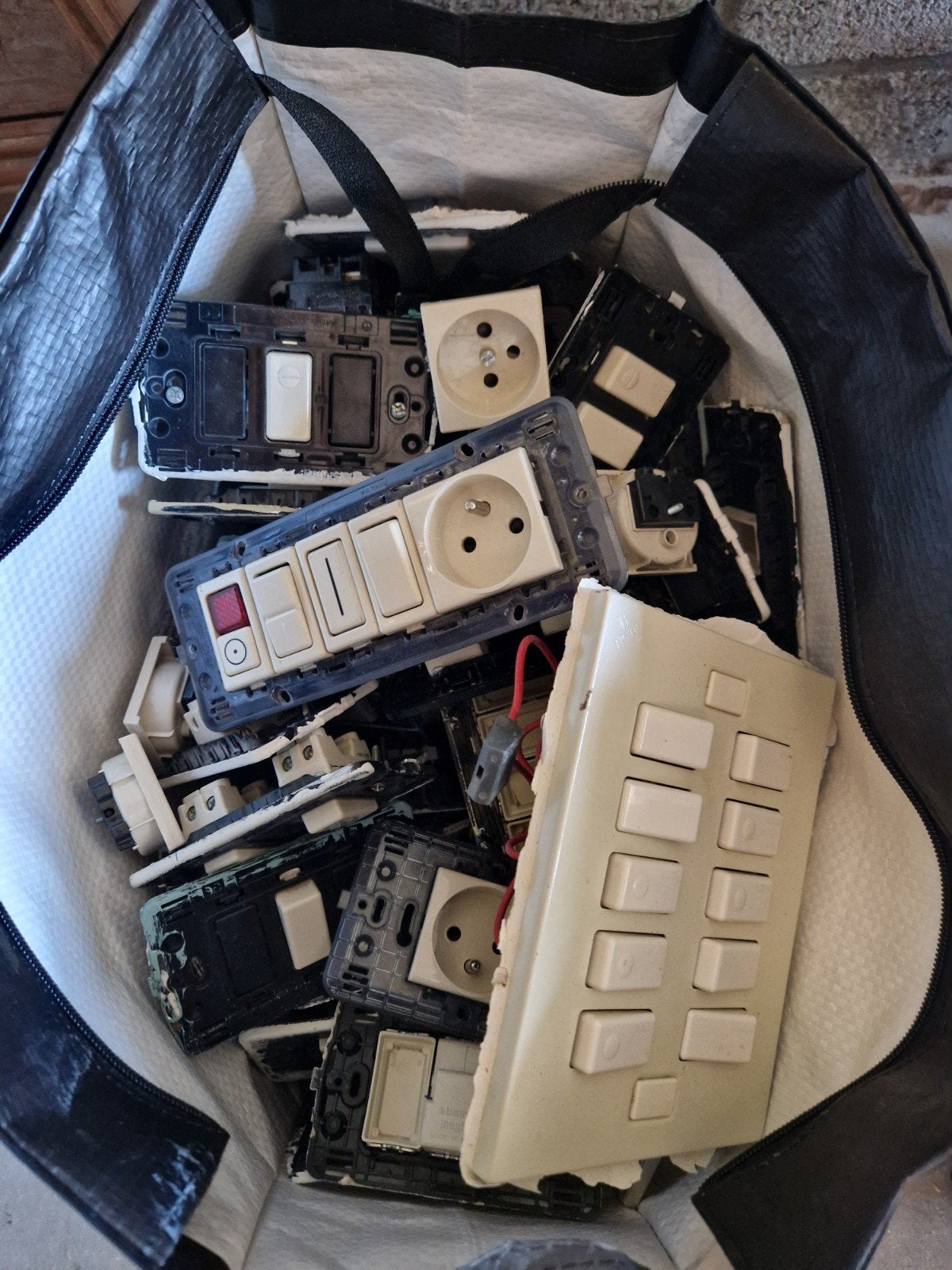 Btcino schakelaars, stopcontacten, inbouwpotjes,, Ophalen of Verzenden, Gebruikt, Overige merken