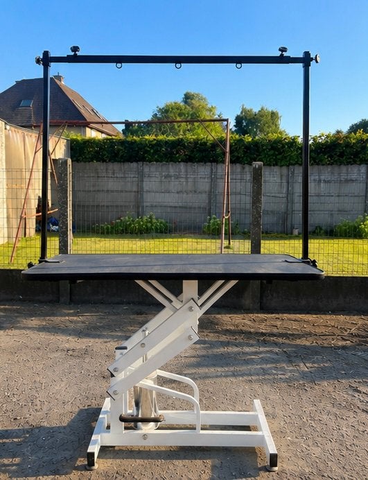 Hydraulische trimtafel voor honden - zo goed als nieuw, Dieren en Toebehoren, Honden-accessoires, Trimtafel, Ophalen
