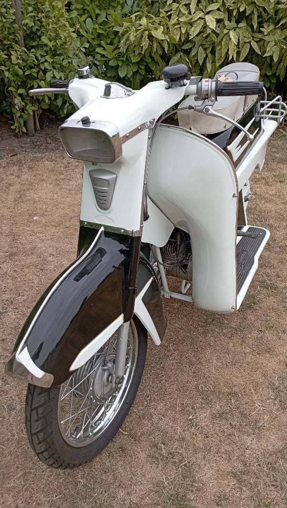 superia oldtimer, Fietsen en Brommers, Brommers | Oldtimers, 49 cc, 3 versnellingen, Ophalen, Overige merken