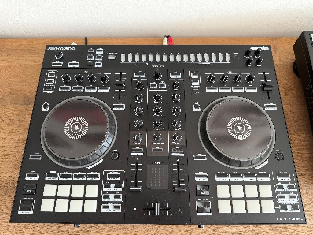 Roland DJ-505 DJ-controller, Musique & Instruments, Enlèvement ou Envoi, Comme neuf, DJ-Set, Autres marques