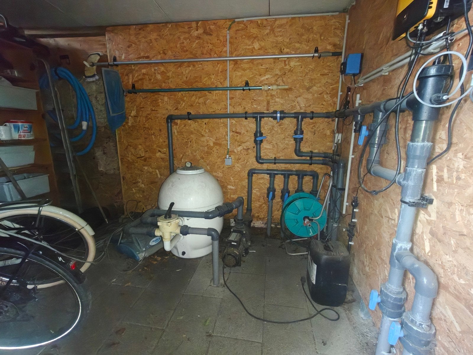 Zwembadinstallatie: warmtepomp, zout-elektrolyse, filter, .., Ophalen, Gebruikt, Overige typen