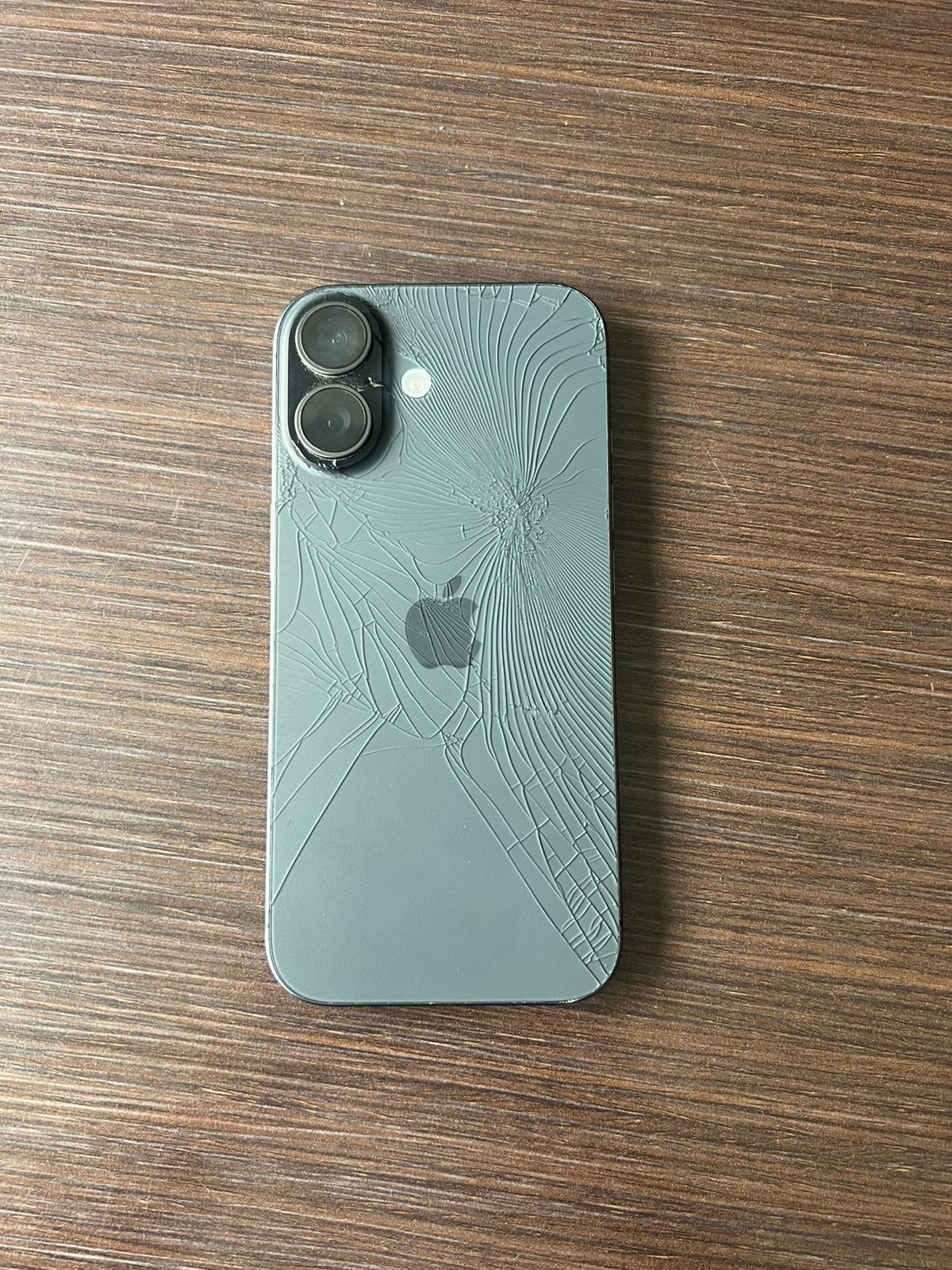 Iphone 17 - 92% batterij, Ophalen, Zo goed als nieuw, IPhone 17