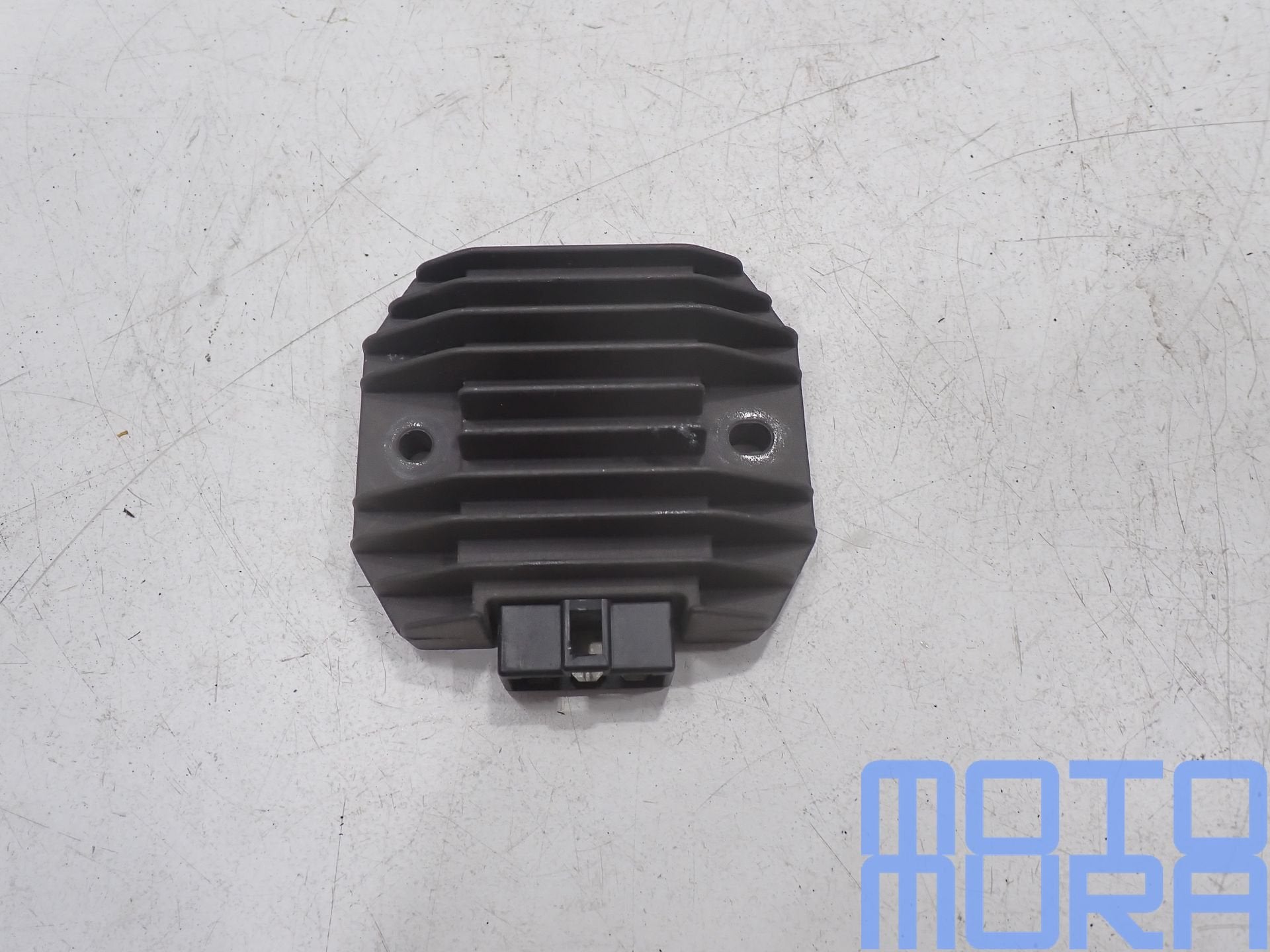 Spanningsregelaar voor Yamaha YZF R1 1998 - 2001 RN01 RN04 r, Motos, Pièces | Yamaha, Utilisé, Enlèvement ou Envoi