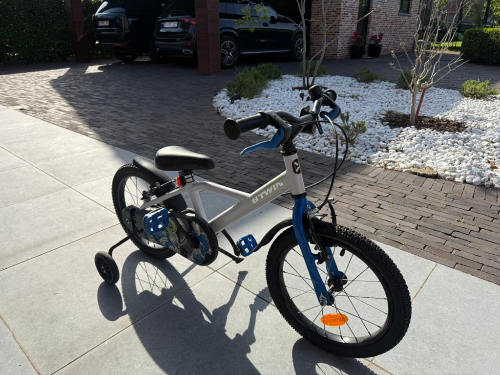 B twin fiets, Fietsen en Brommers, Fietsen | Kinderfietsjes, Ophalen, Zo goed als nieuw