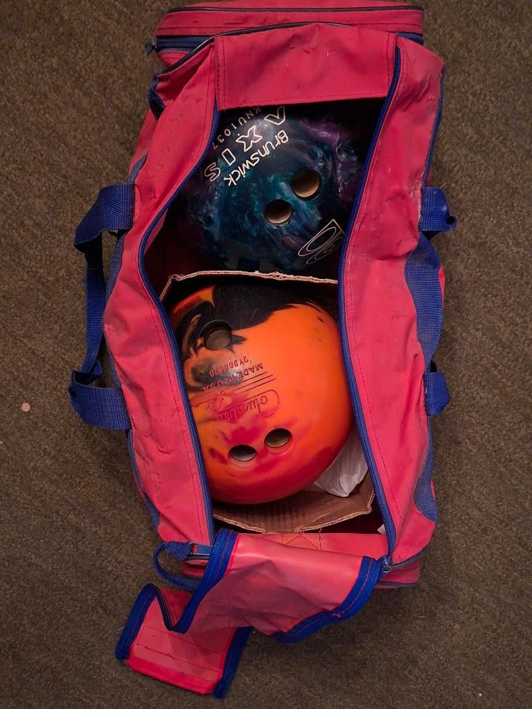 2 bowling ballen., Sport en Fitness, Bowlen, Ophalen, Gebruikt, Bal
