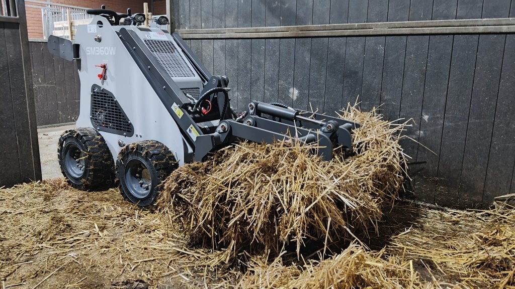 Mini-chargeur compact Skidmate pour l'agriculture, Enlèvement, Cultures, Atelier, bâtiment ou Enclos
