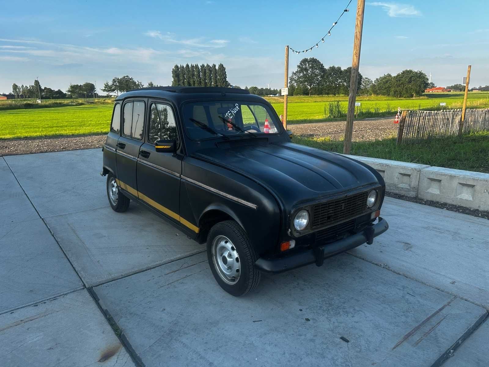 Renault - R4 - Oldtimer, Auto's, Oldtimers, Renault, Bedrijf, Handgeschakeld, Stadsauto