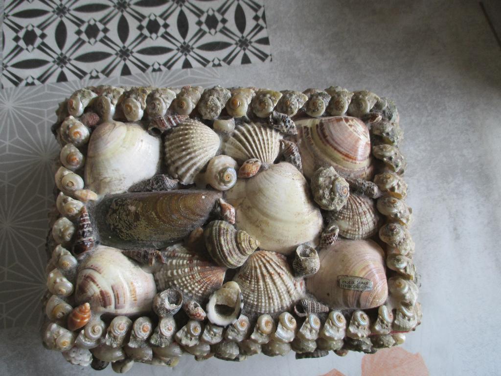doos met schelpen bekleed, Enlèvement ou Envoi, Maison et Meubles