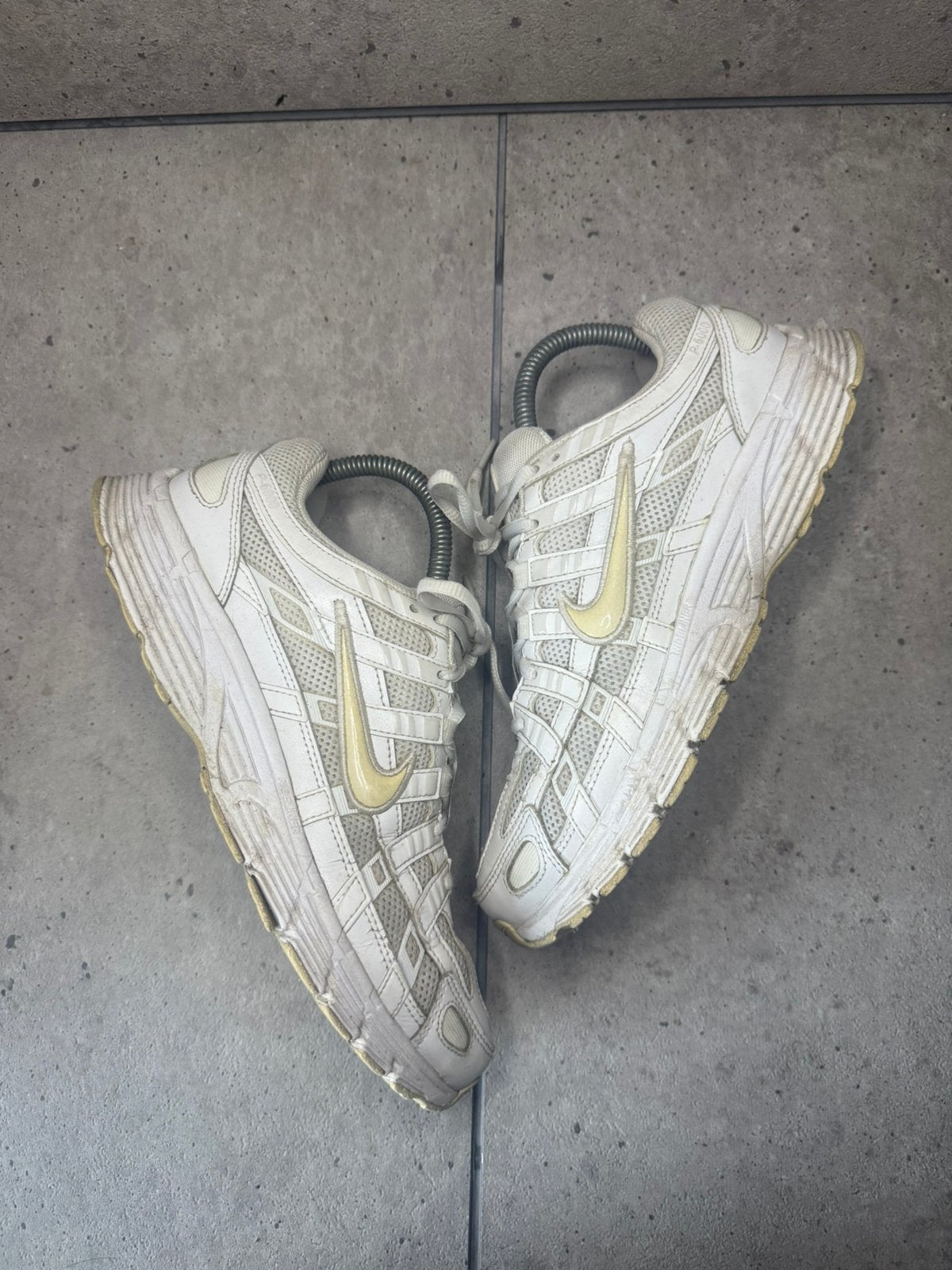 Nike P-6000 Goud Wit 40, Kleding | Dames, Wit, Ophalen of Verzenden, Zo goed als nieuw, Sneakers