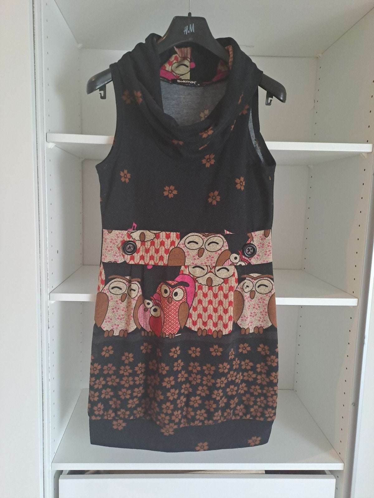 Robe d'hiver noire t M à fleurs brunes et hiboux, Vêtements | Femmes, Taille 38/40 (M), Enlèvement ou Envoi, Au-dessus du genou