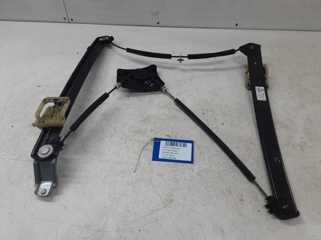 VITRE MECANISME AVANT GAUCHE T-Cross (2GM837461A), Volkswagen, Mevr. I. Hauben, Utilisé, Rue de l'Espoir 34 34
4030  GRIVEGNÉE, BE