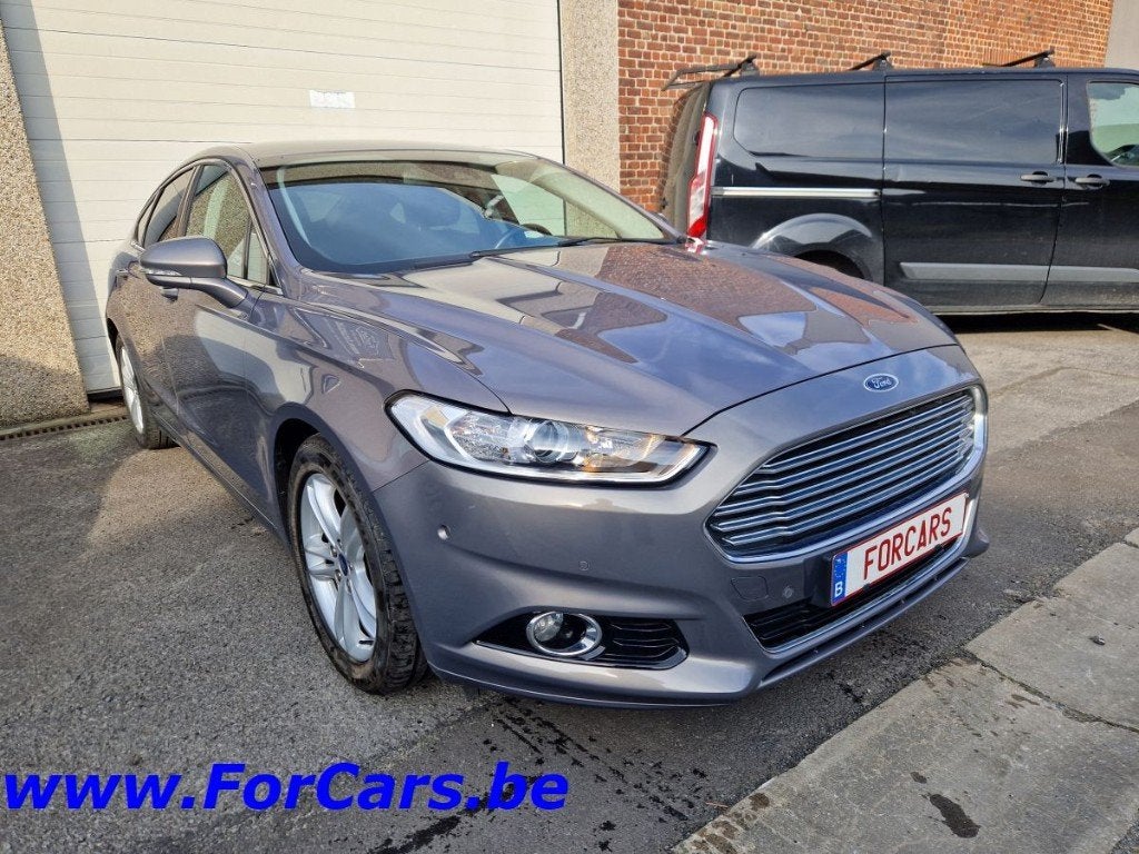 Ford Mondeo 1.5 benzine 5dr, Titanium, + 1 j garantie, Auto's, Voorwielaandrijving, 4 cilinders, Mondeo, Verwarmde buitenspiegels