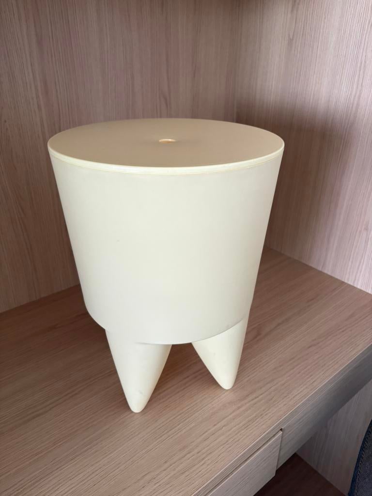 Tabouret Bubu premier de Philippe Starck, Enlèvement, Utilisé, Plastique