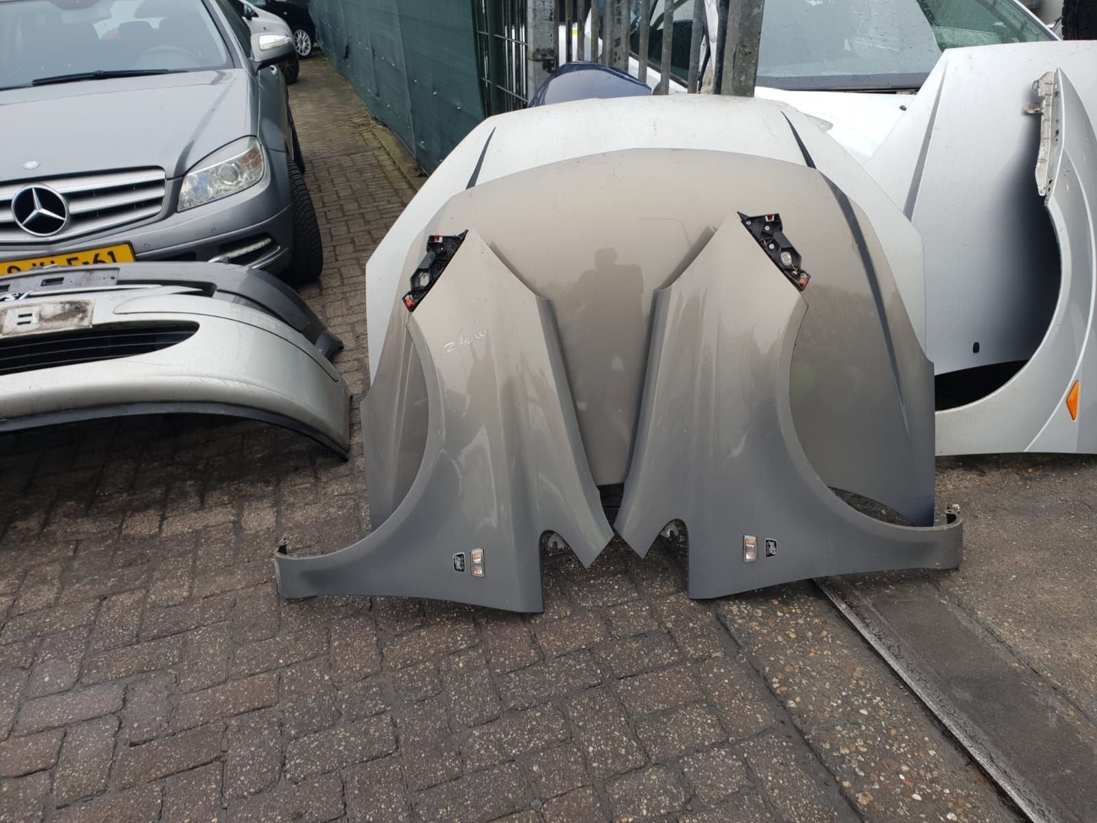 OPEL CORSA D VOORSCHERMEN LINKS +RECHTS KLEURCODE Z40W, Gebruikt, -, -, Ophalen of Verzenden