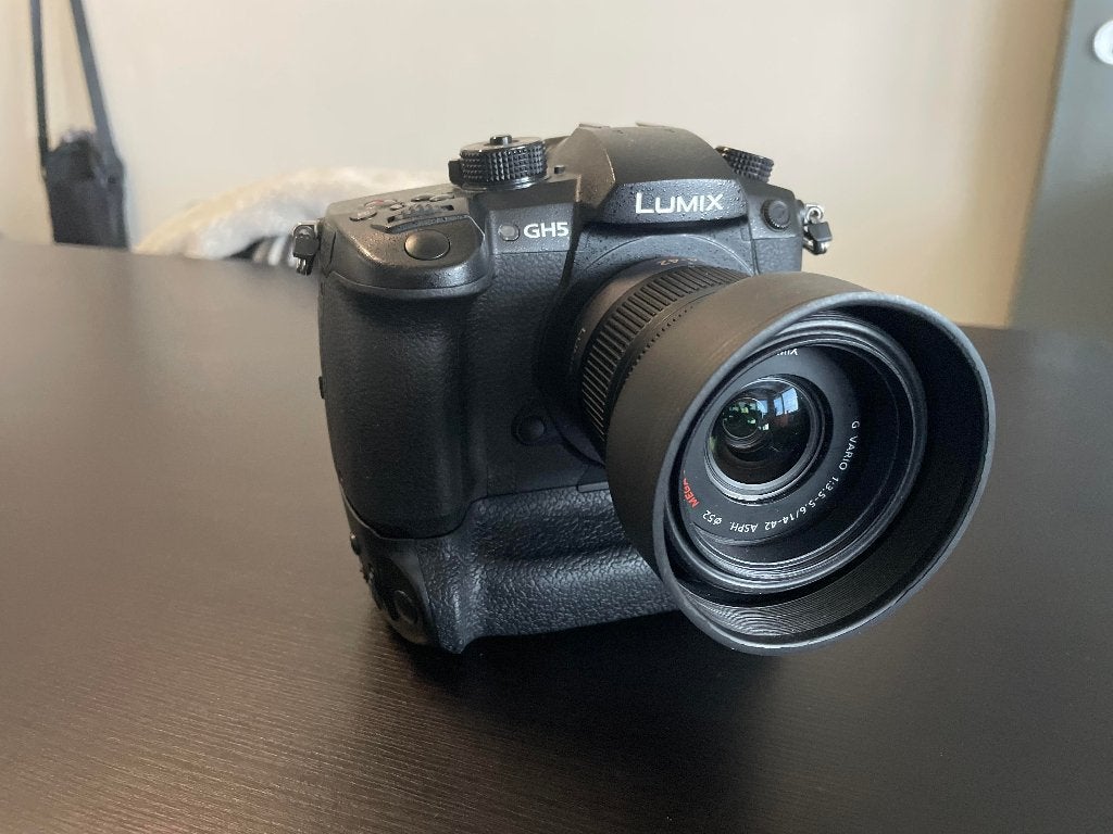 Vend matériel photographique et vidéo + accessoires, TV, Hi-fi & Vidéo, Écran inclinable/pivotant, Comme neuf, Enlèvement, Pare-soleil