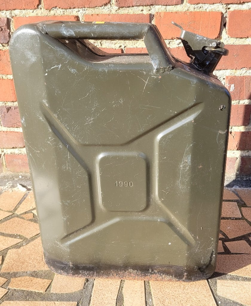 Stalen jerrycan - Frans Leger uit 1990, Ophalen of Verzenden, Landmacht, Overige typen