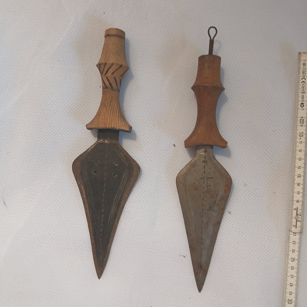 2 Dagues ikul Africaines congo vintage., Afrique, Brun, Objet rituel, Enlèvement