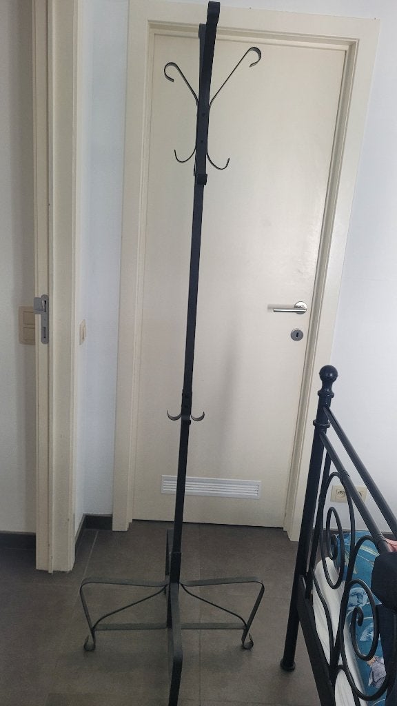 Zwarte metalen kapstok met 8 hangpunten – 190 cm hoog, Ophalen, Gebruikt, Metaal, Staande kapstok