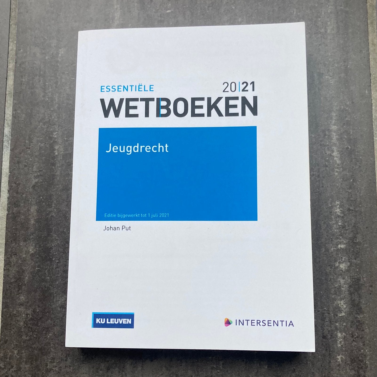 Essentiële wetboeken: Jeugdrecht, Boeken, Studieboeken en Cursussen, Ophalen of Verzenden, Zo goed als nieuw