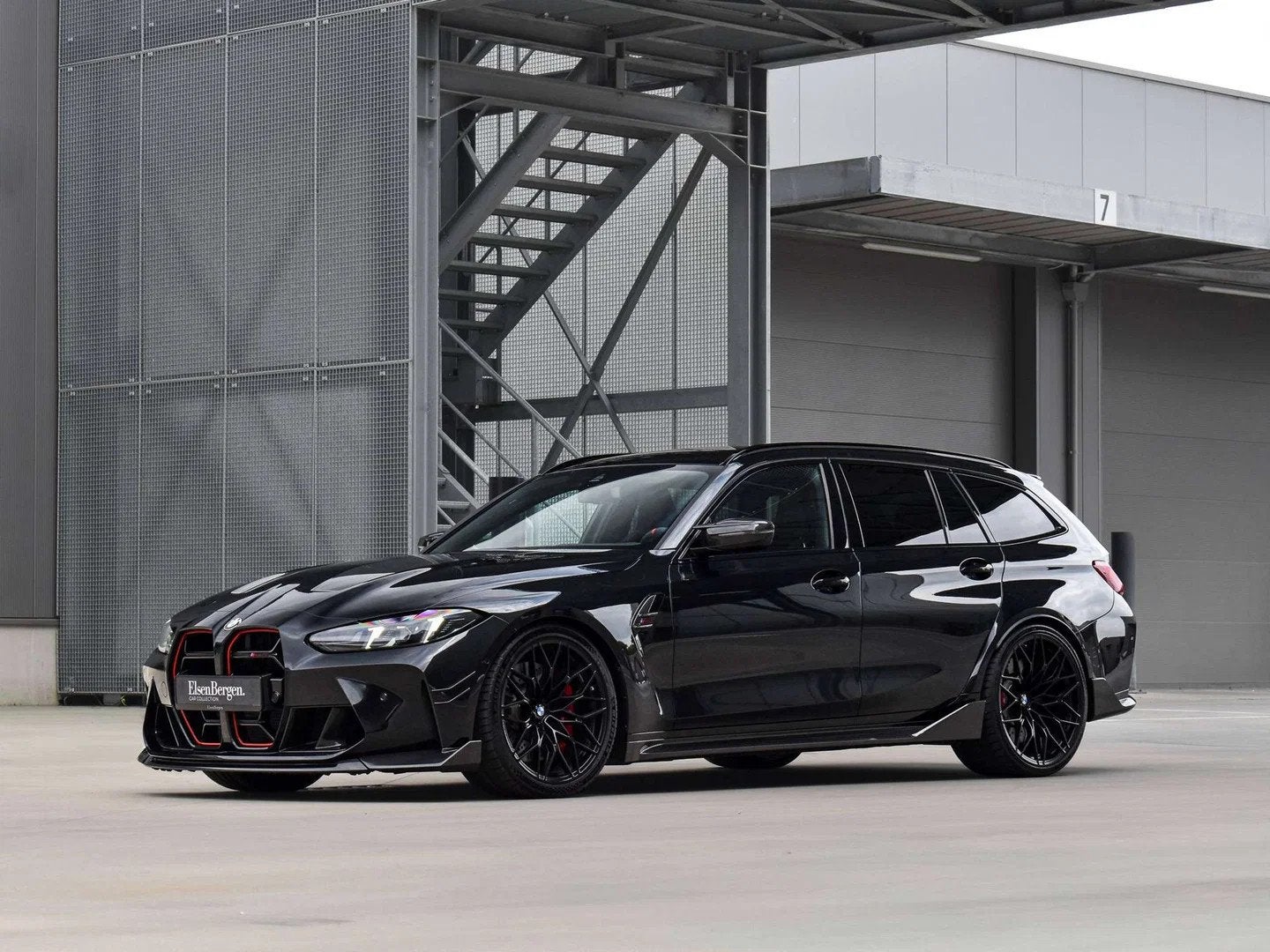 BMW M3 CS Touring / FULL CARBON / BLACK SAPPHIRE (bj 2026), Auto's, Automaat, Gebruikt, Zwart, 2993 cc