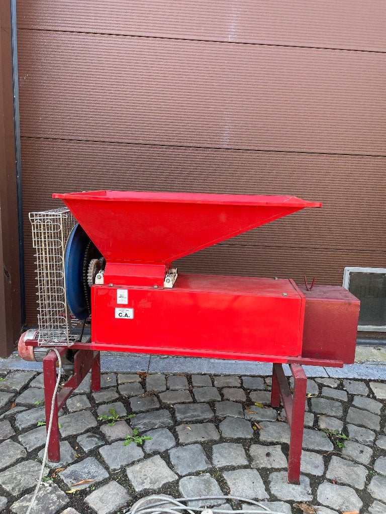 Druiven ontsteelmachine wijn maken, Ophalen, Gebruikt