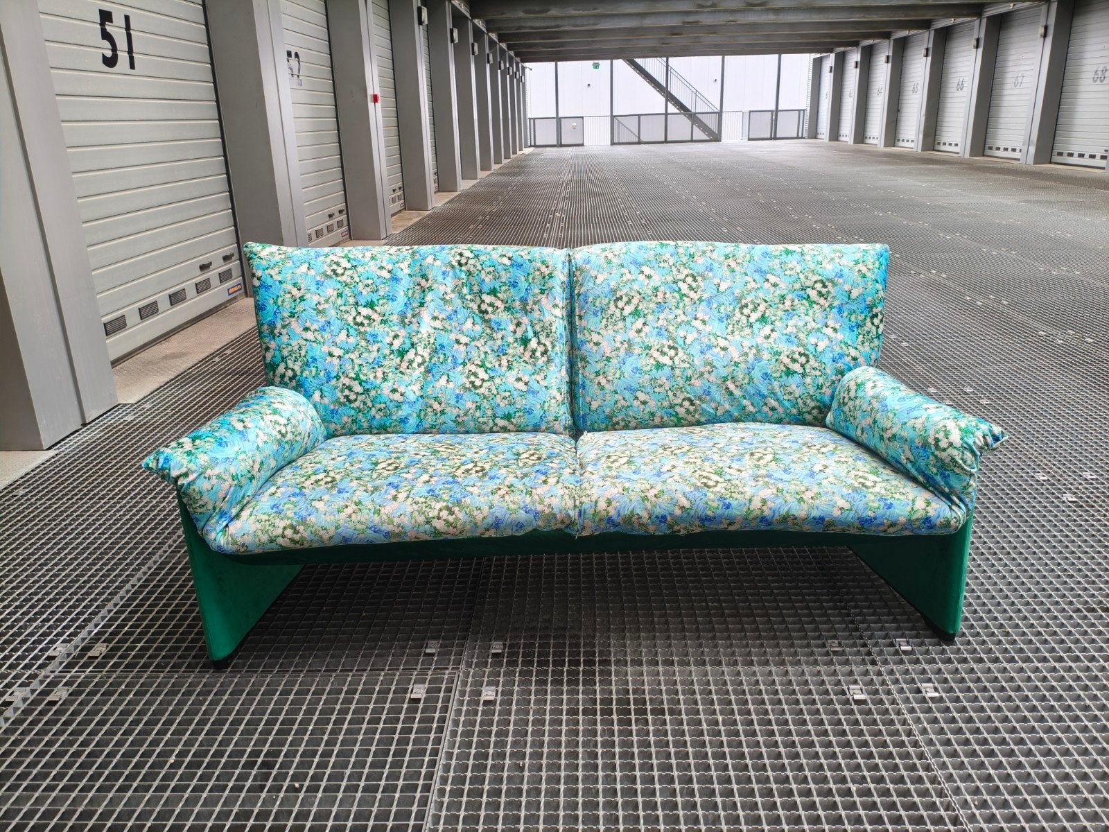 cassina palmaria 2.5 zits bank opnieuw bekleed, Huis en Inrichting, 125 cm of meer, Italiaans Design, Ophalen of Verzenden, Zo goed als nieuw