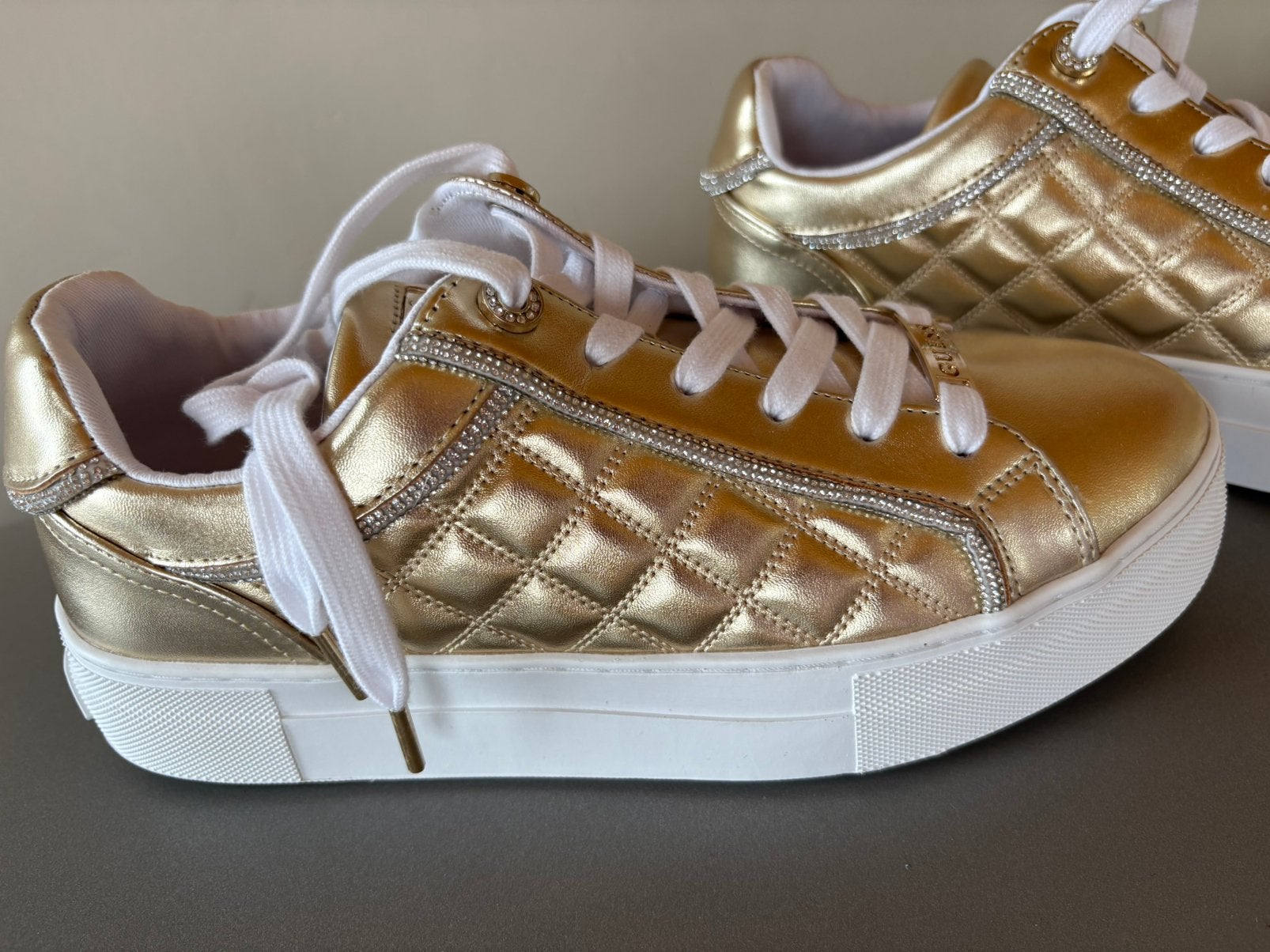 Sneakers de couleur dorée ! ! !, Neuf, Autres couleurs, Sneakers et Baskets, Envoi