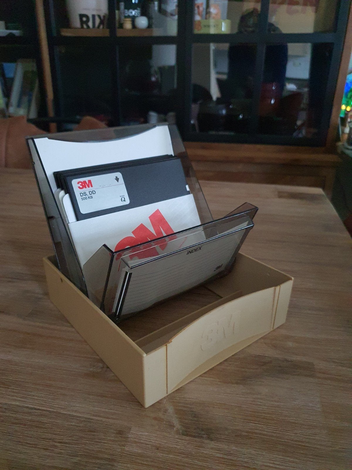 retro 80s floppy boxes + 320kb floppys, Ophalen