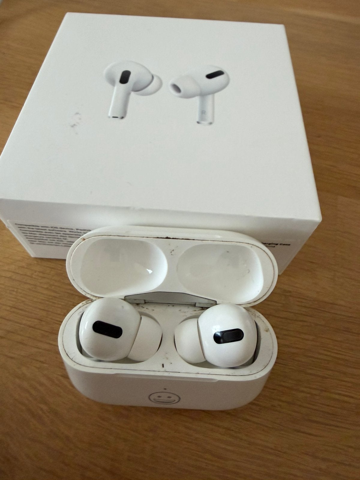 Airpods pro, Ophalen, Gebruikt, Apple