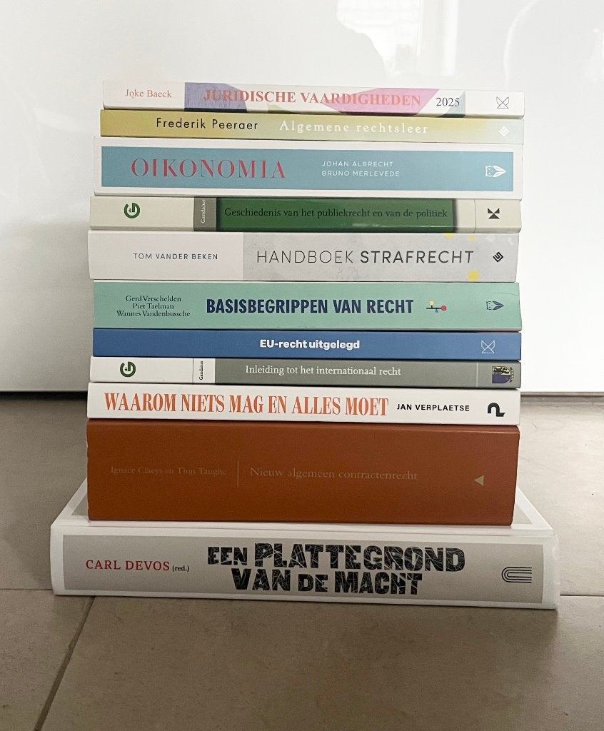 1ste bachelor pakket rechten Ugent, Boeken, Verzenden, Hoger Onderwijs, Diverse auteurs, Zo goed als nieuw