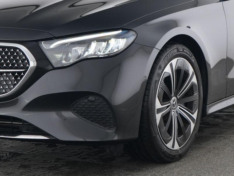 Mercedes-Benz E-klasse 300 e Break Luxury Line | Distronic |, Auto's, Automaat, Gebruikt, Zwart, 4 cilinders