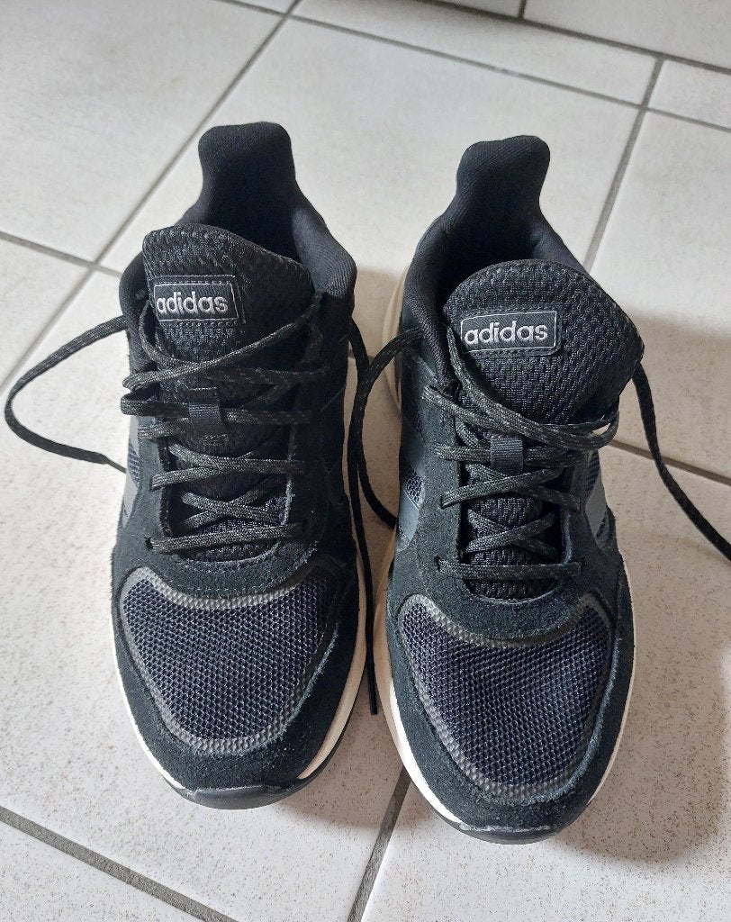 Baskets Adidas, Valasion, taille 38.5, Vêtements | Femmes, Chaussures, Enlèvement ou Envoi, Adidas, Chaussures de sports, Comme neuf