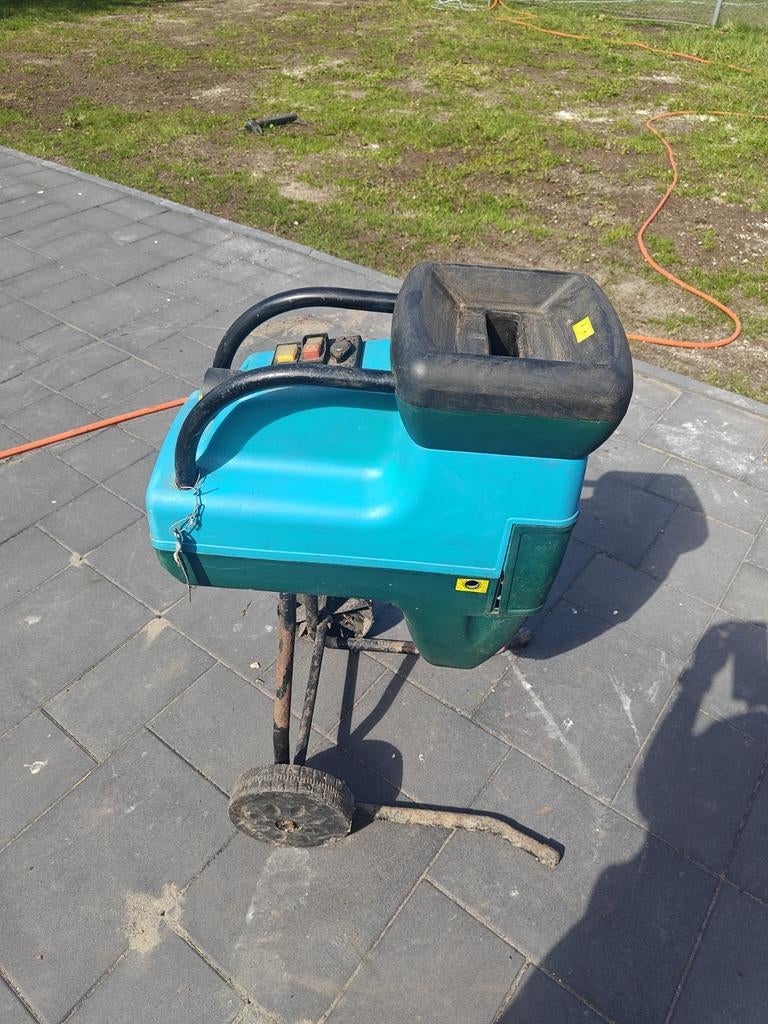Elektrische hakselaar voor takken, Enlèvement, Utilisé, Électrique