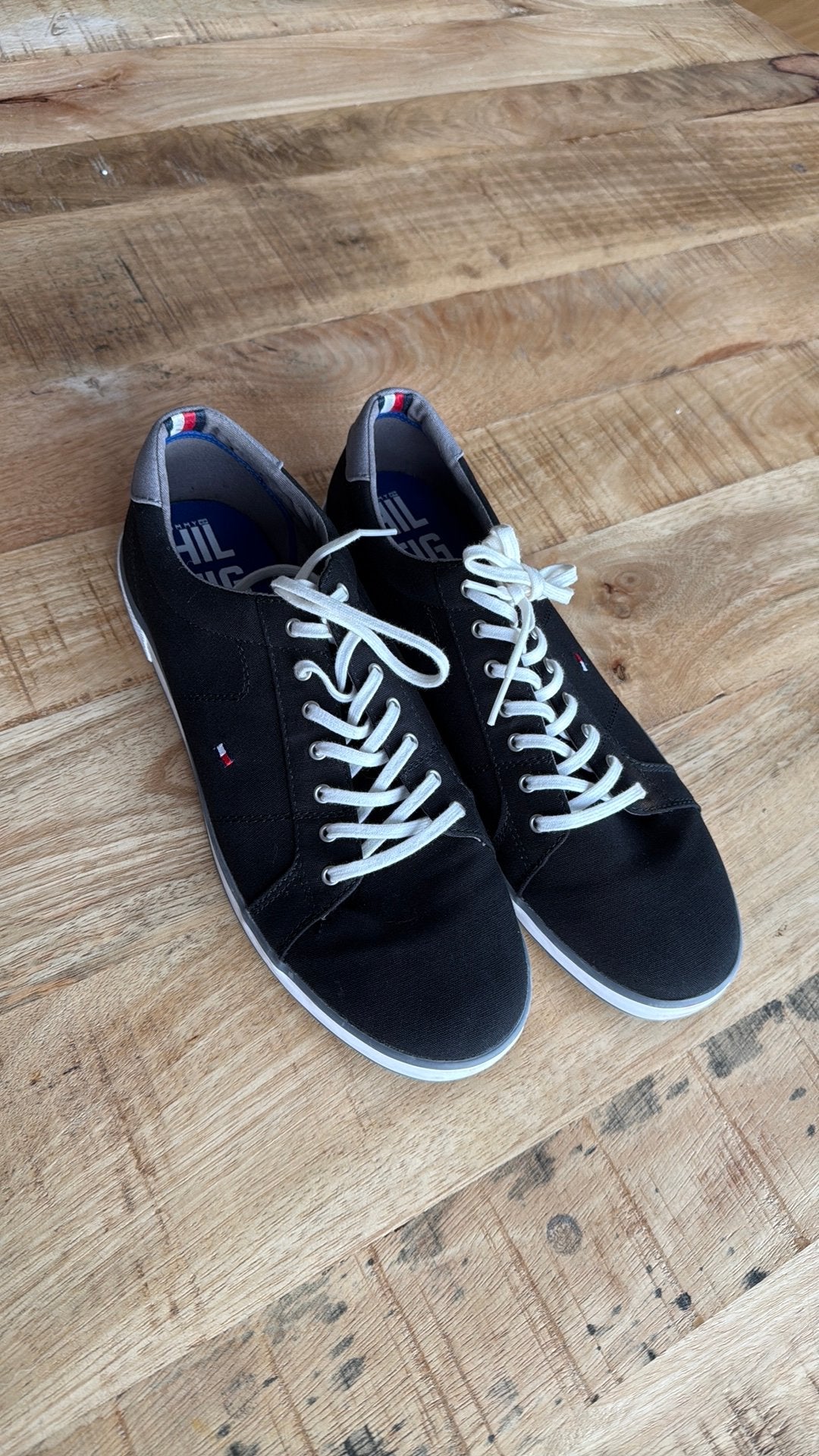 Schoenen Tommy Hilfiger, maat 45, 2 paar, Vêtements | Hommes, Chaussures, Comme neuf, Enlèvement, Bleu, Baskets