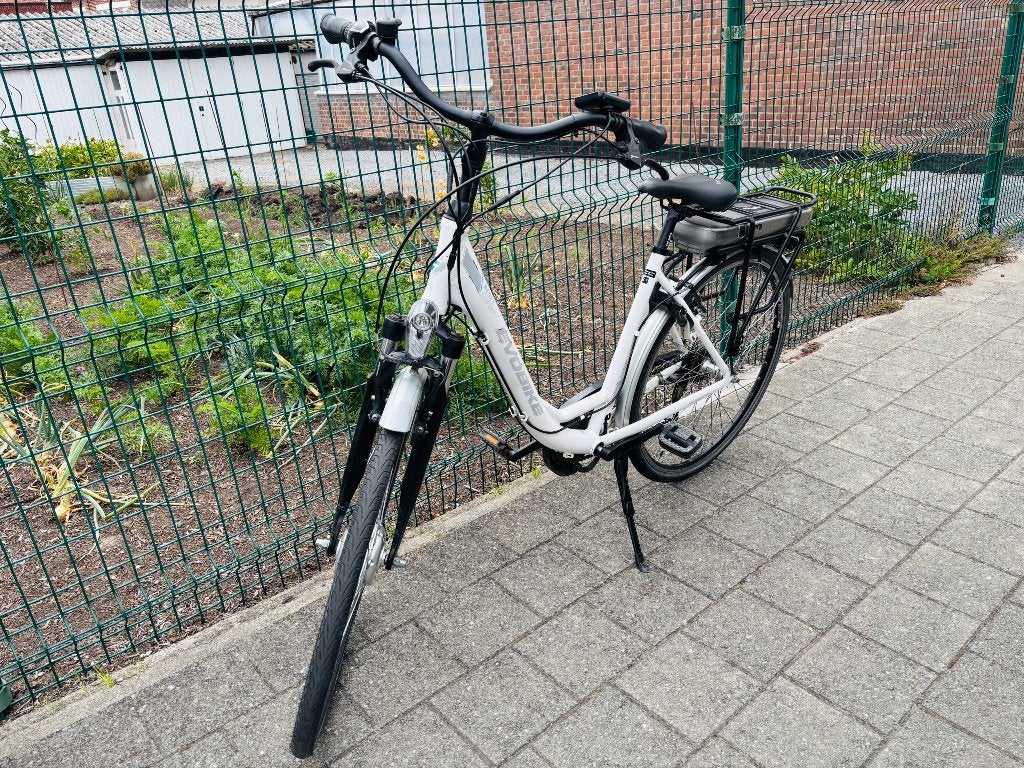 elektrische fiets en perfect staat, Fietsen en Brommers, Elektrische fietsen, 47 tot 51 cm, Ophalen, Zo goed als nieuw, 50 km per accu of meer