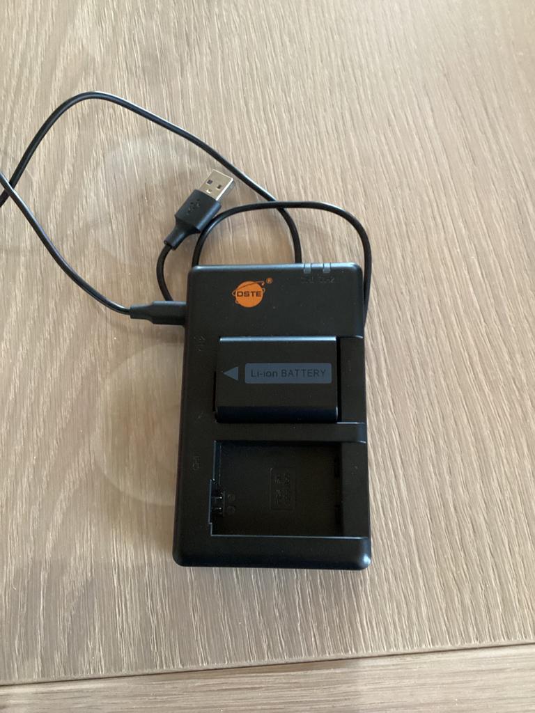 Batterij oplader ( dual USB charger ) + batterij, Ophalen, Gebruikt