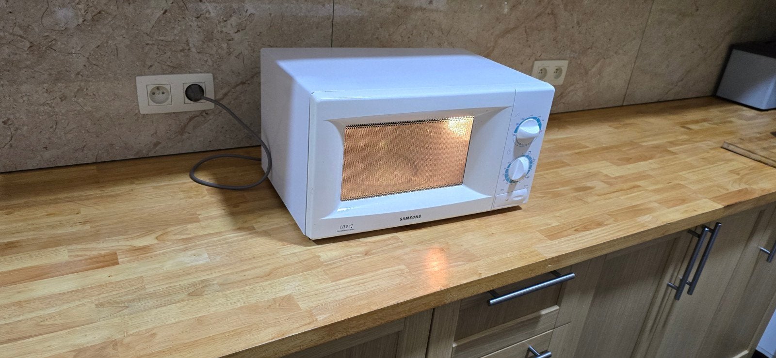 Samsung m1716 magnetron eenvoudige witte kleur gebruikt in, Ophalen of Verzenden, Microgolfoven