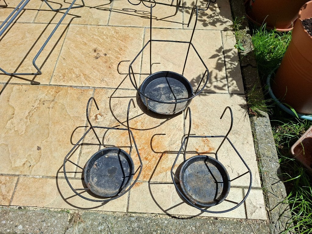 3 ronde bloempothouders, Tuin en Terras, Ophalen, Gebruikt, Minder dan 30 cm, Minder dan 60 cm