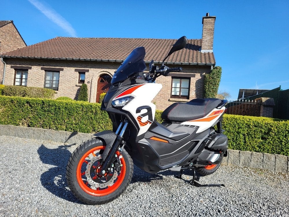 Aprilia SR-GT 125, ABS, Scooter, Entreprise, Permis Moto A1 minimum