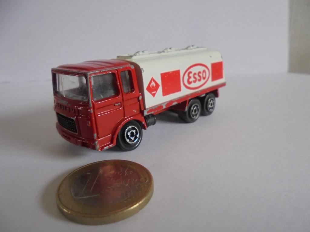 SAVIEM ESSO MAJORETTE VRACHTWAGEN, Ophalen of Verzenden, Gebruikt, Bus of Vrachtwagen, Majorette