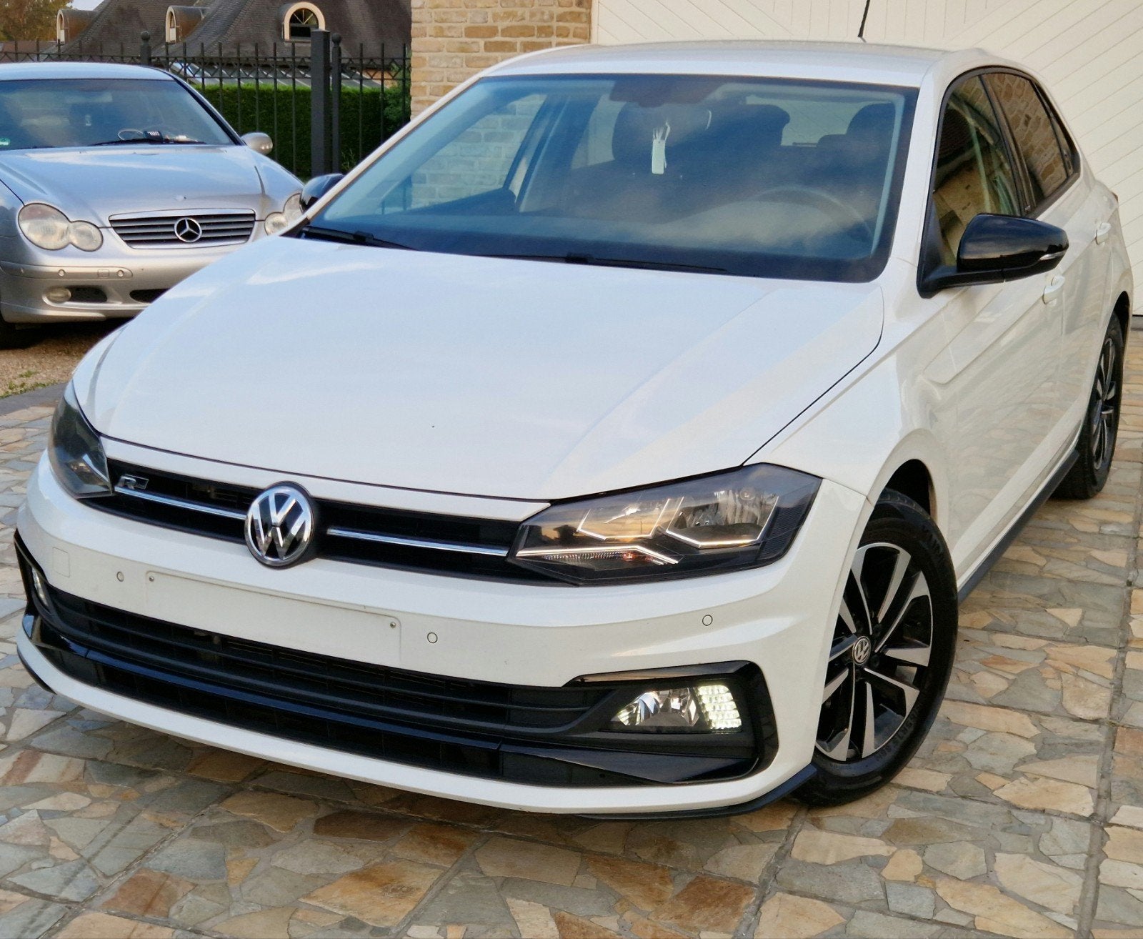 Vw polo R line zeer net met carplay 1ste eigenaar, Auto's, Handgeschakeld, 5 deurs, Particulier, 999 cc
