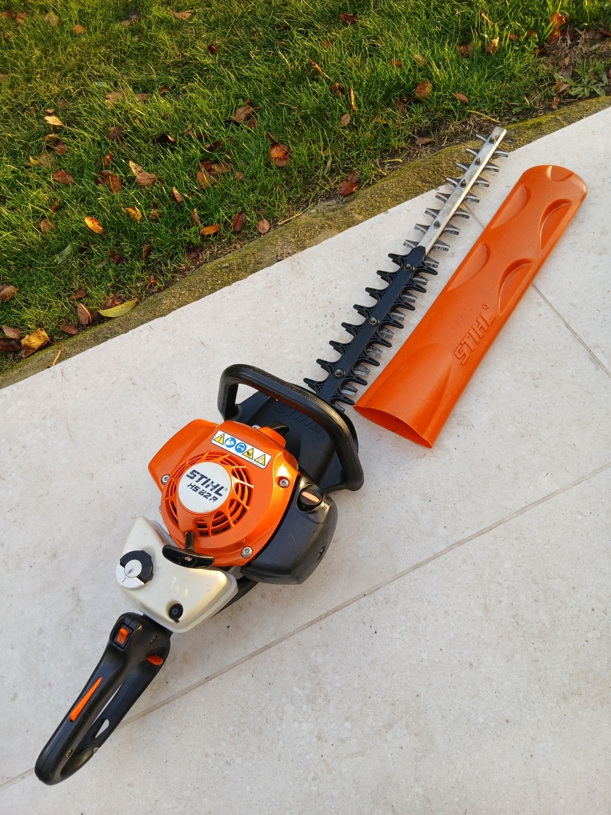 Taille-haie à essence Stihl HS82T en bon état, Jardin & Terrasse, Enlèvement, Utilisé, Essence, Stihl