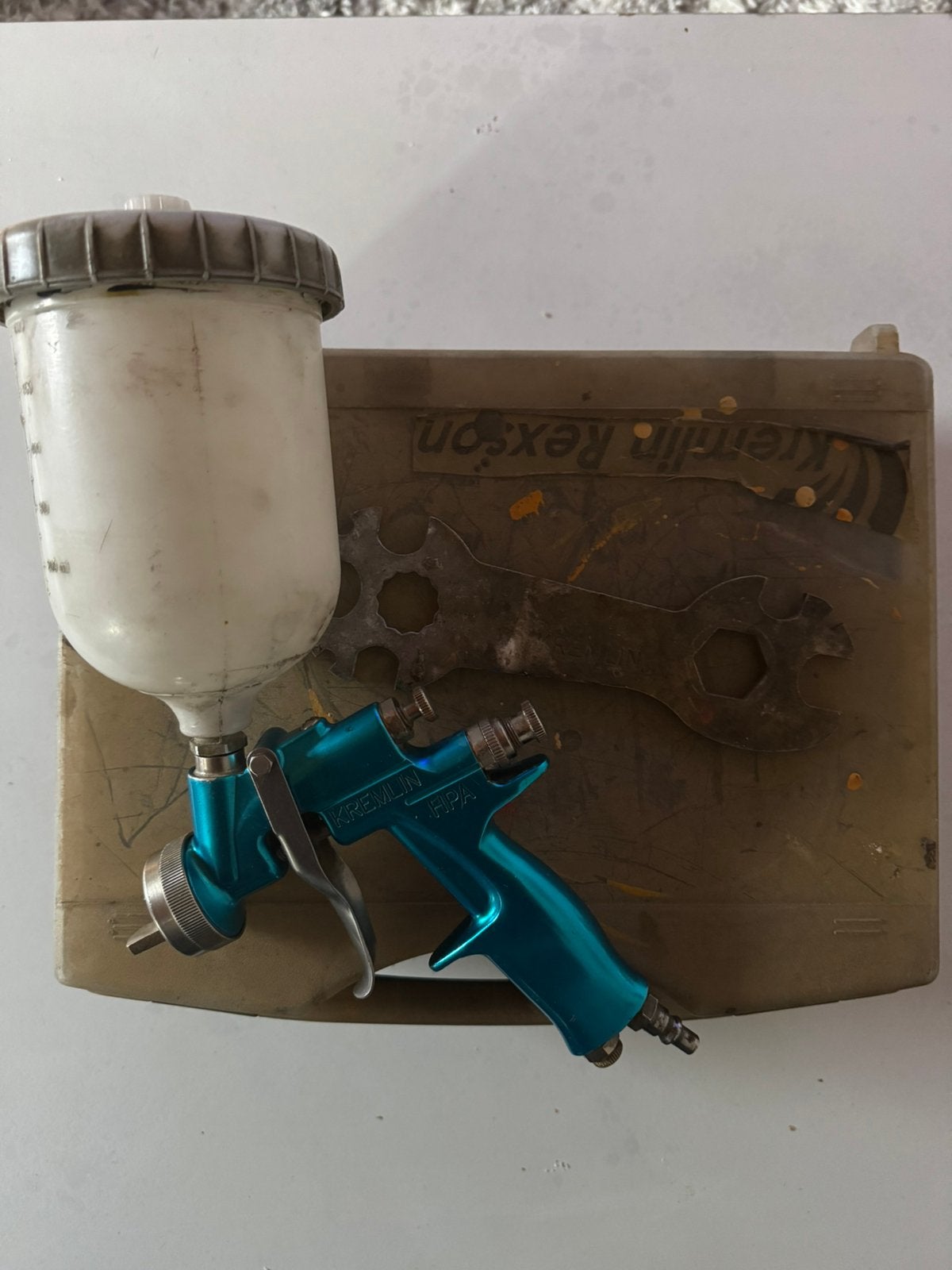 Pistolet de peinture professionnel KREMLIN REXSON HPA M22G, Enlèvement, Utilisé