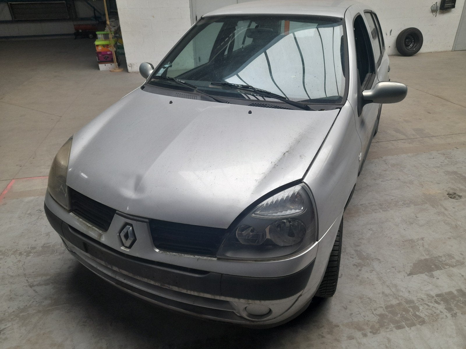 Onderdelen RENAULT CLIO 2 fase 2 1200 benzine//5060 AUVELAIS, Ophalen, Gebruikt, Achter, Renault